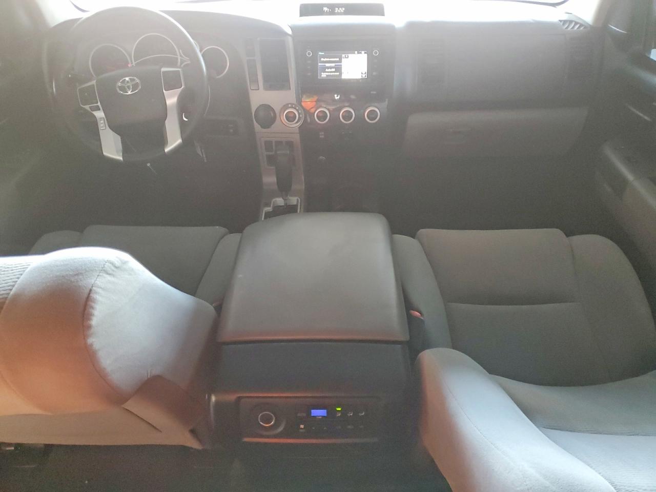 TOYOTA SEQUOIA 2016 — 9