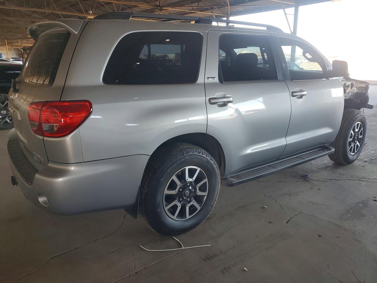 TOYOTA SEQUOIA 2016 — 4