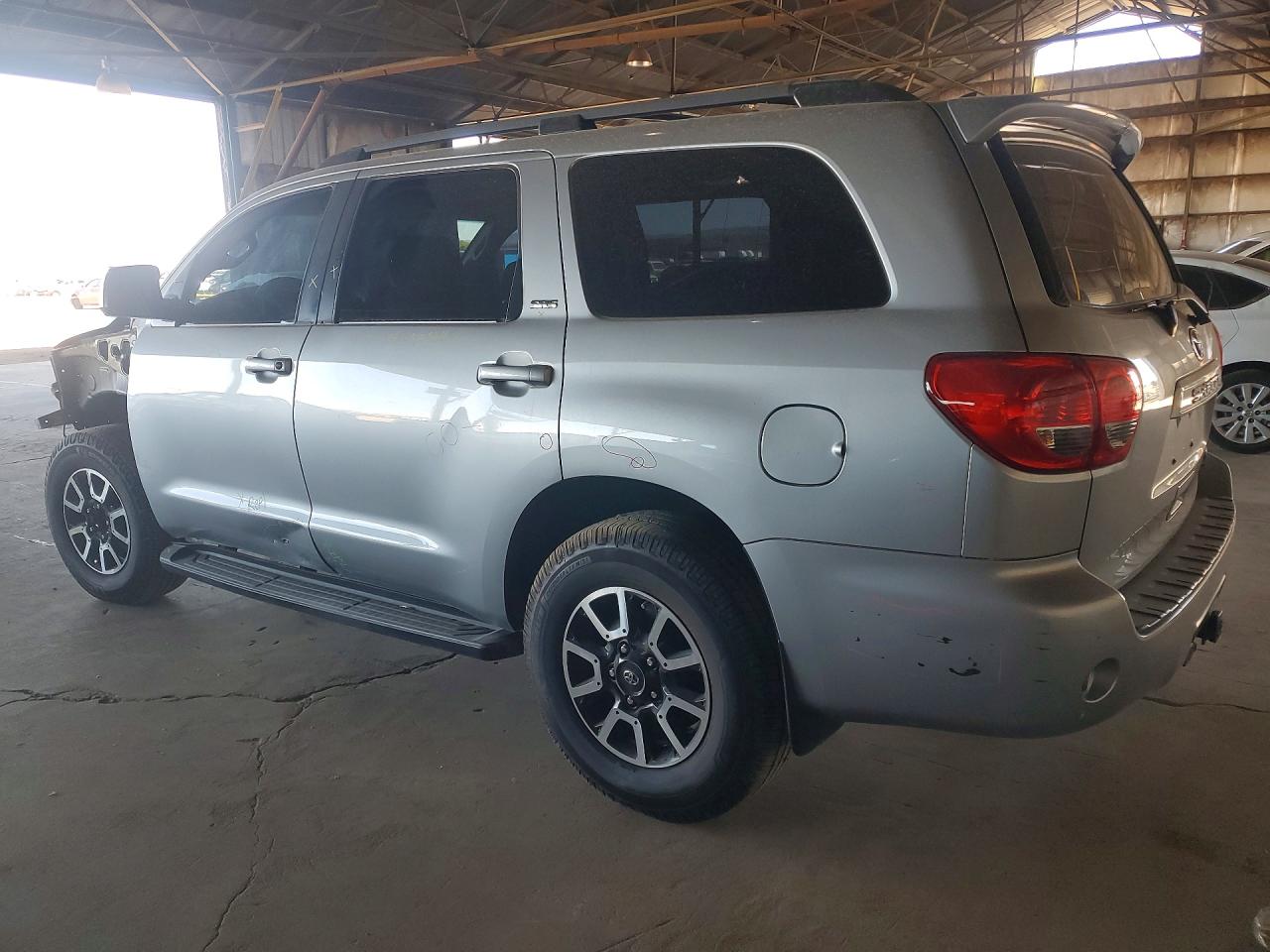 TOYOTA SEQUOIA 2016 — 3