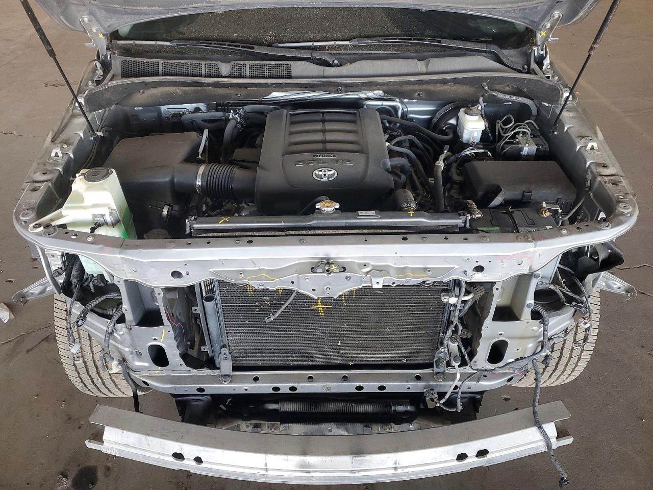 TOYOTA SEQUOIA 2016 — 13