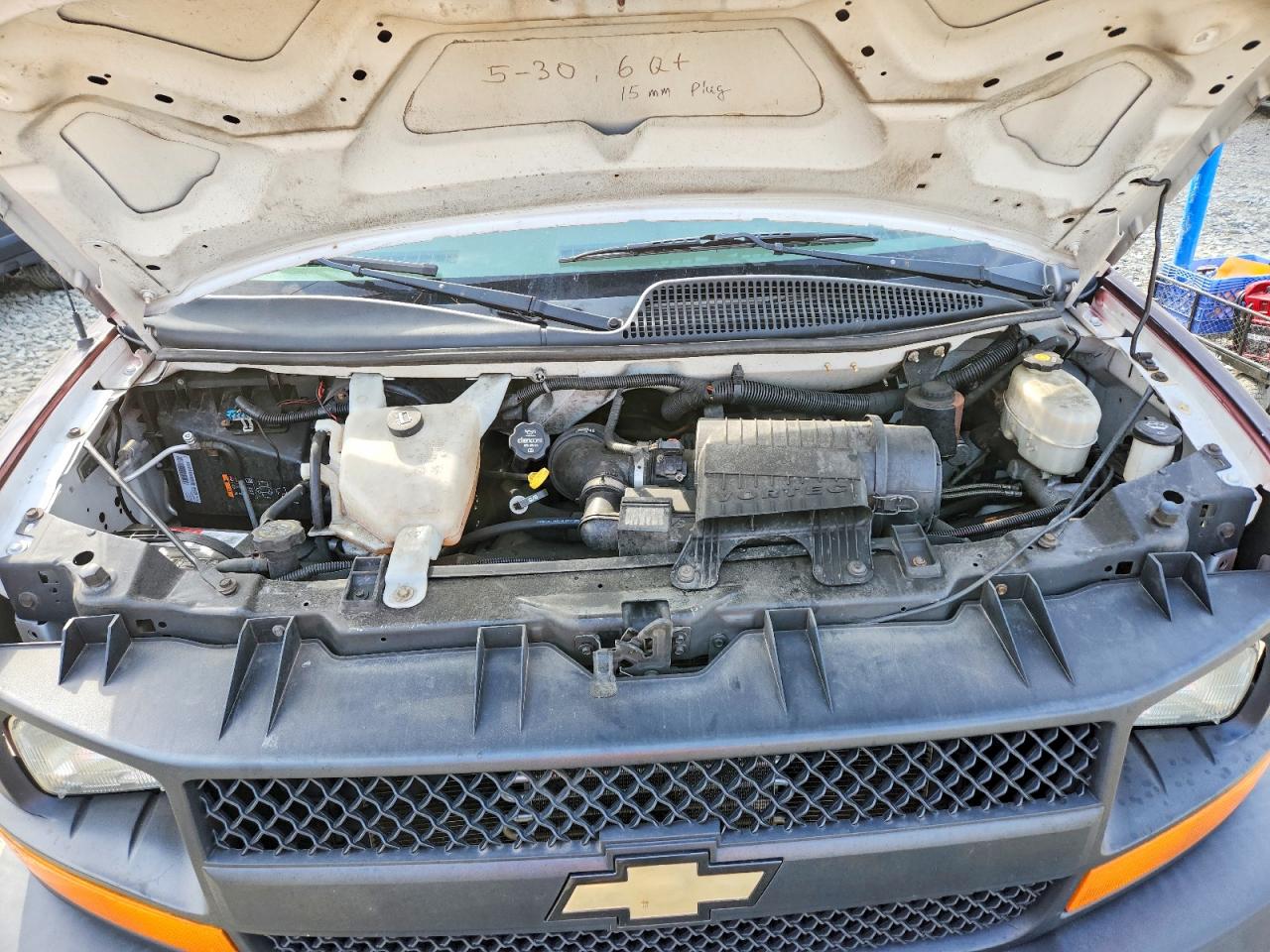 CHEVROLET EXPRESS G2500 2016 — 12