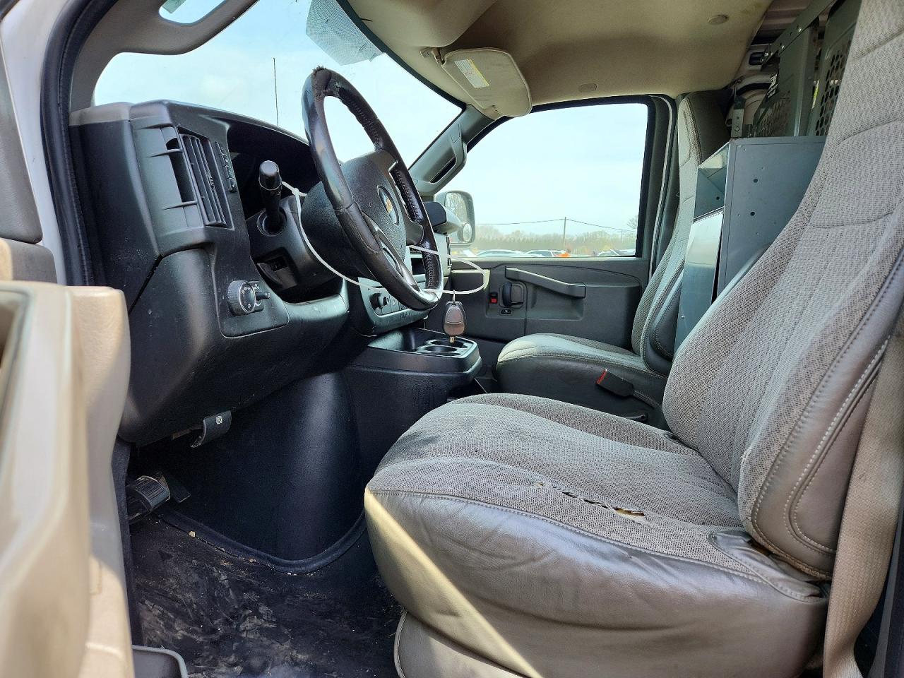 CHEVROLET EXPRESS G2500 2016 — 8