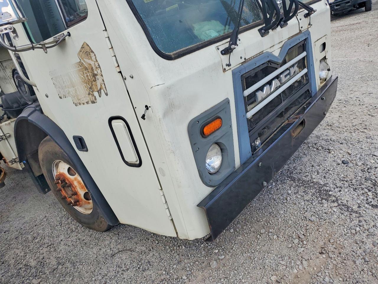 MACK 600 2015 — 10