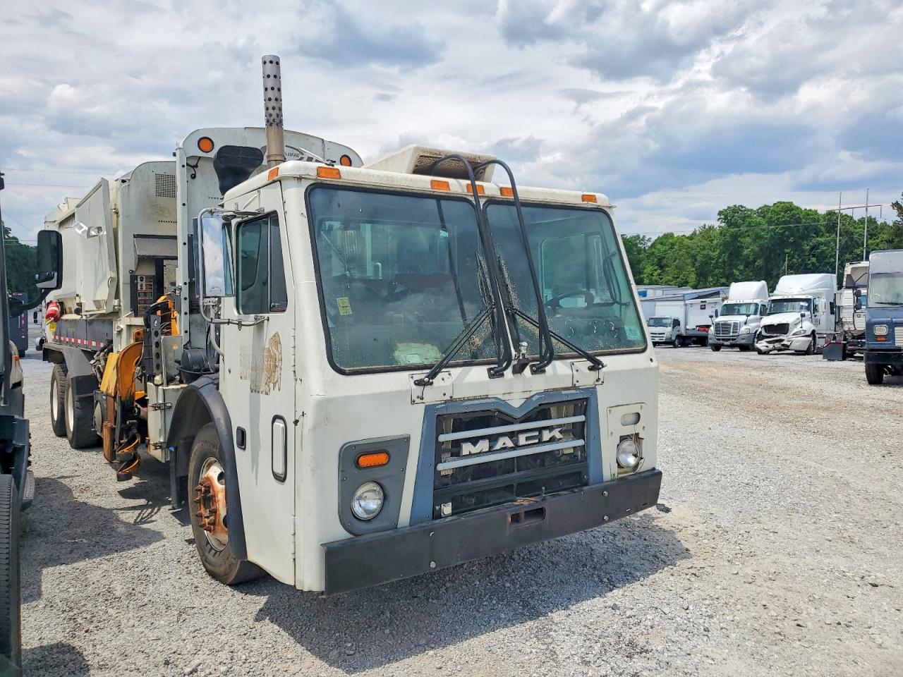 MACK 600 2015 — 2