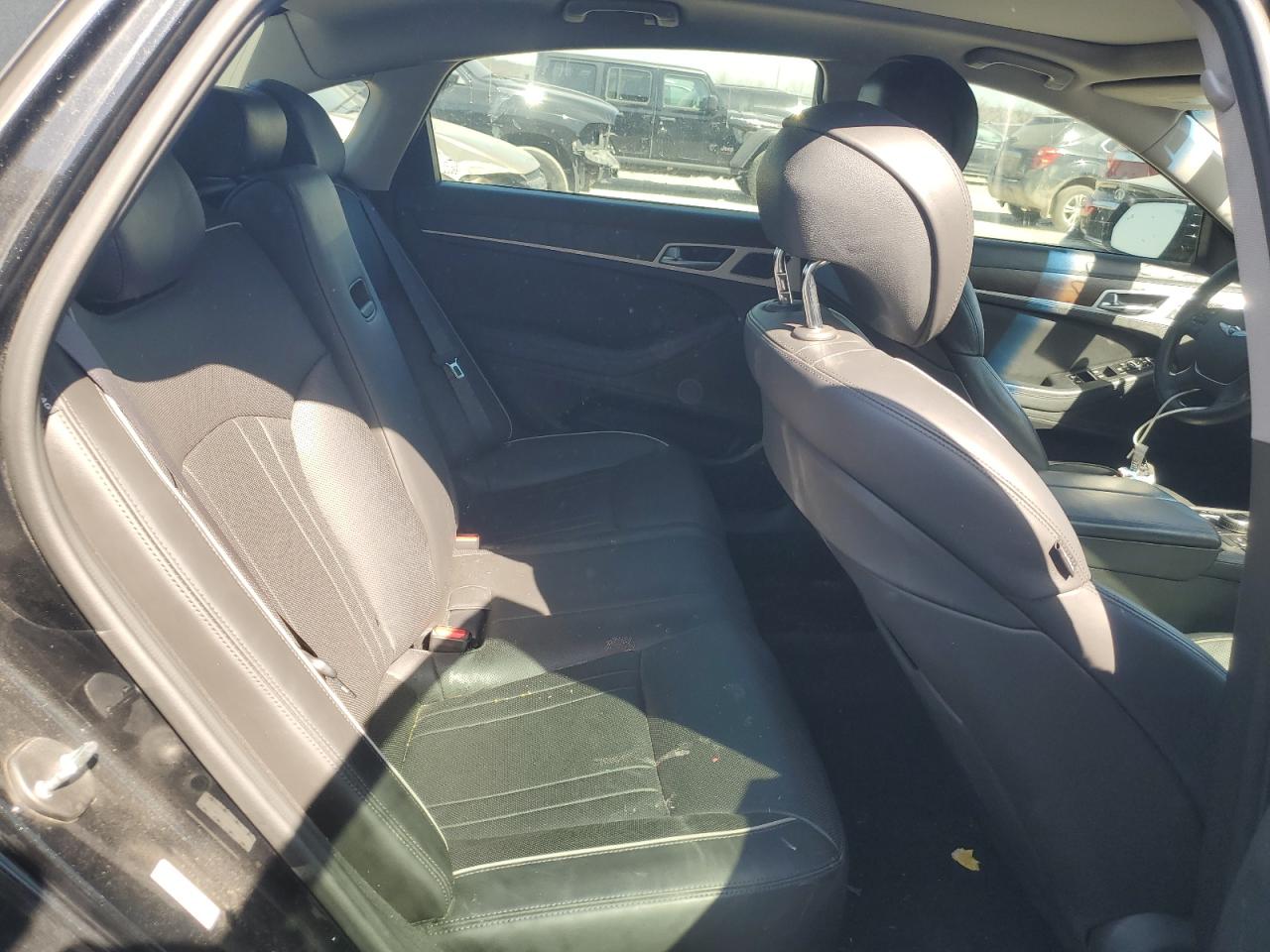 GENESIS G80 2017 — 11