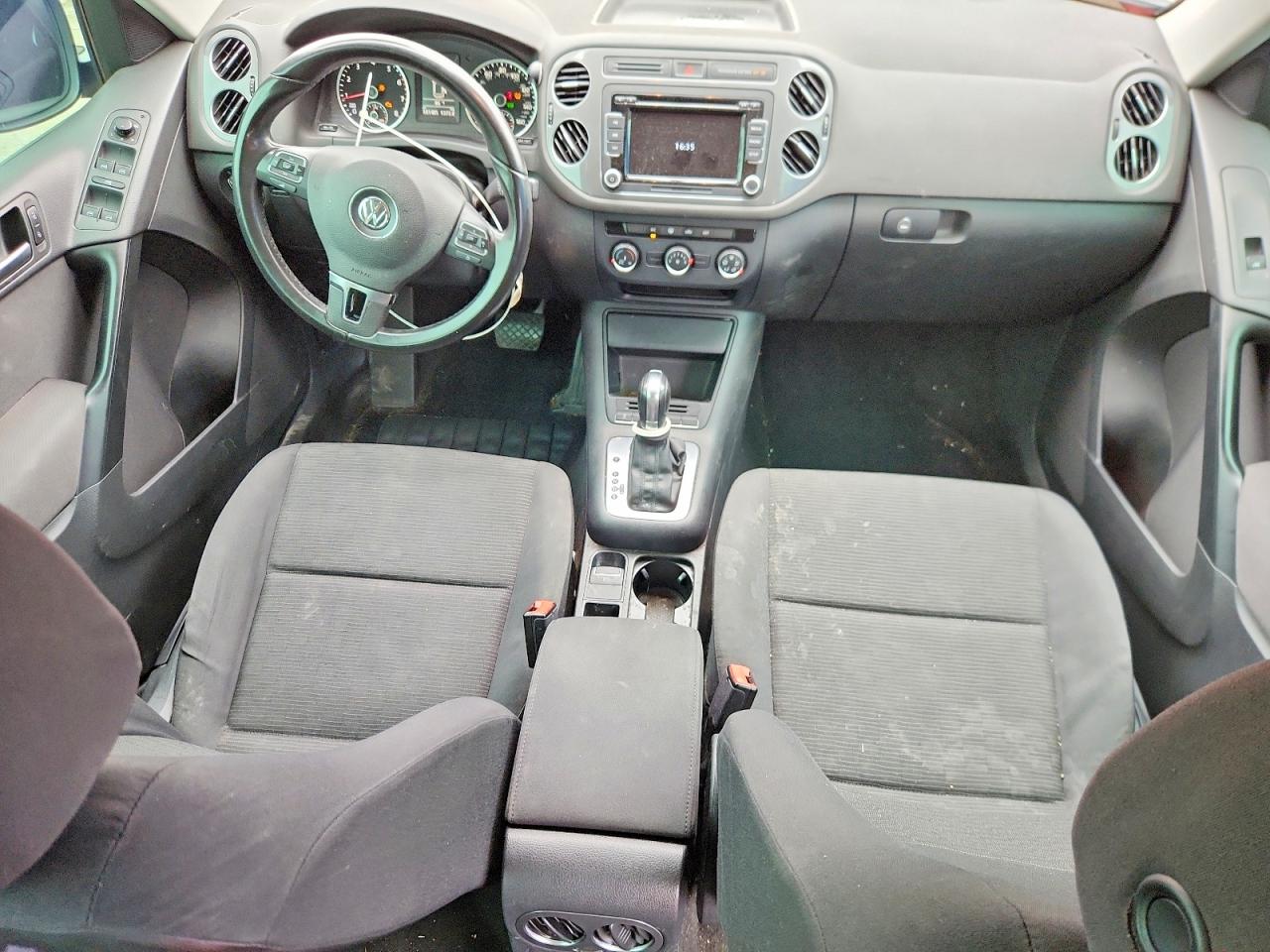 VOLKSWAGEN TIGUAN 2015 — 9