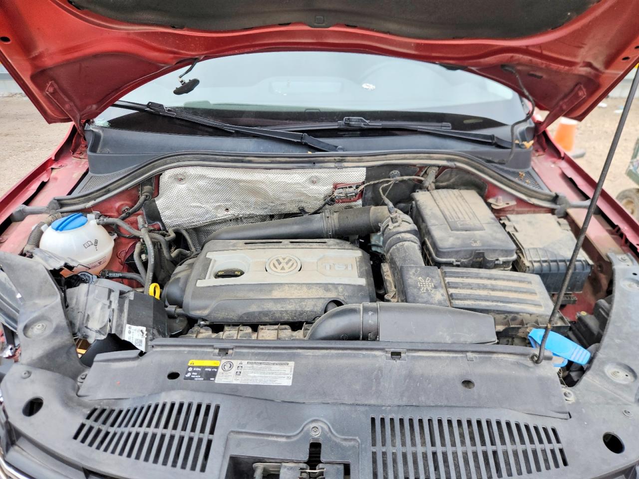 VOLKSWAGEN TIGUAN 2015 — 12