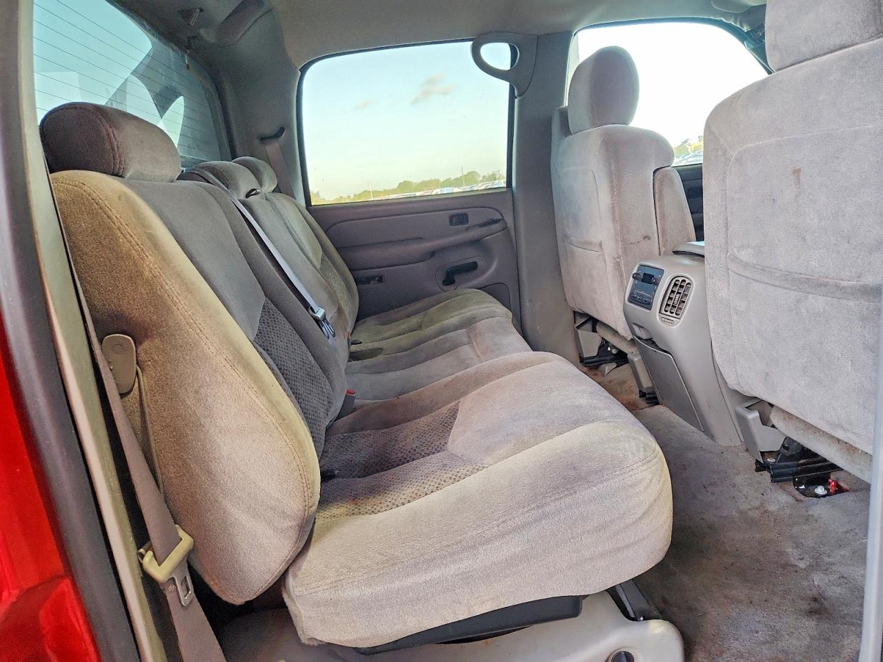 CHEVROLET AVALANCHE 2005 — 11
