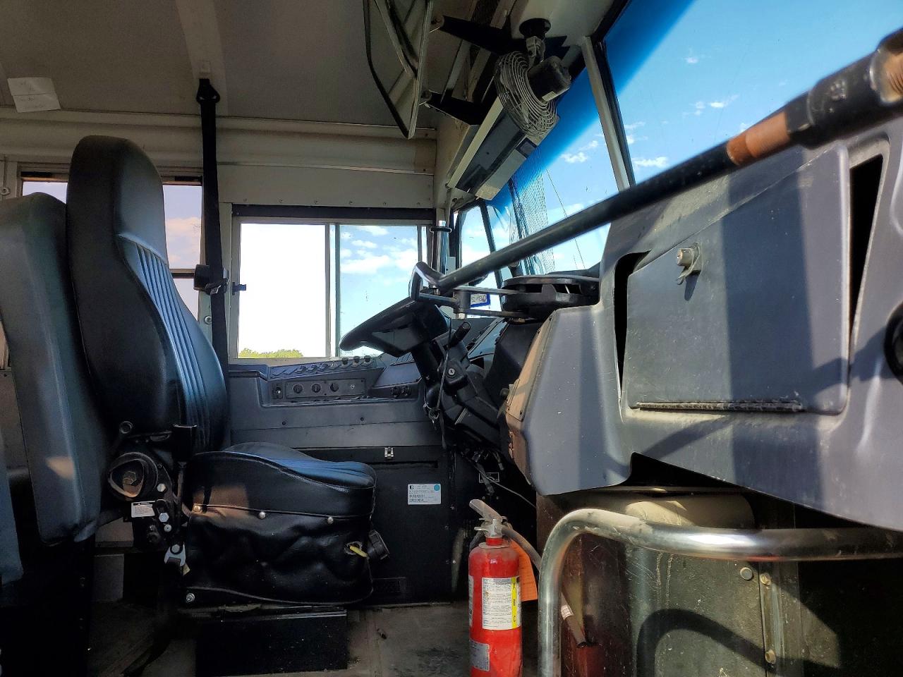 2015 BLUBIRD SCHOOL BUS / TRANSIT BUS