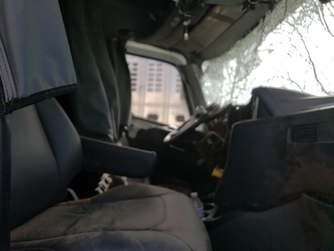 INTERNATIONAL LT625 2024 — 6