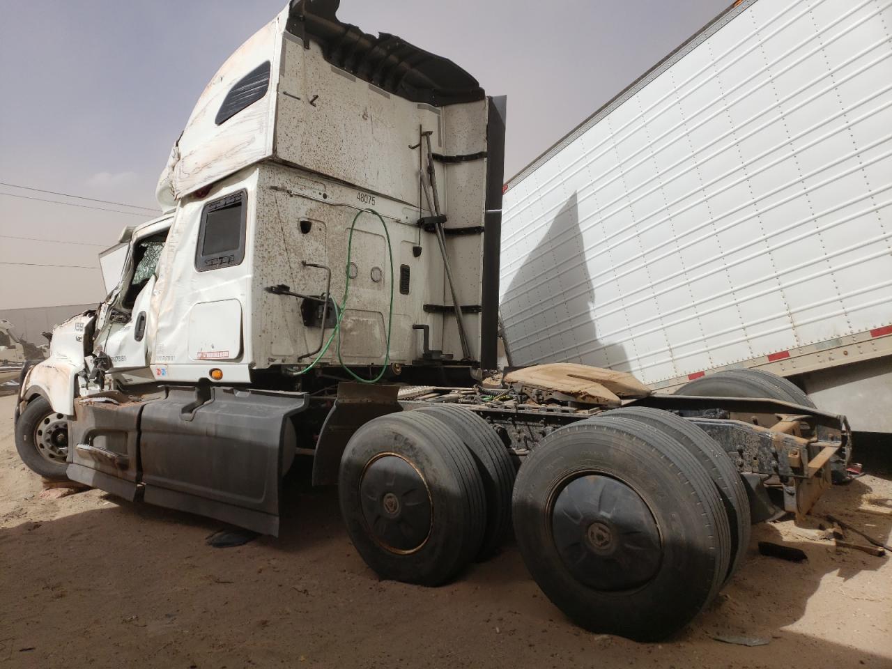 INTERNATIONAL LT625 2024 — 4