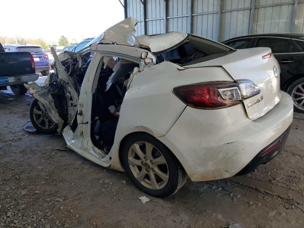 MAZDA 3 2010 — 3