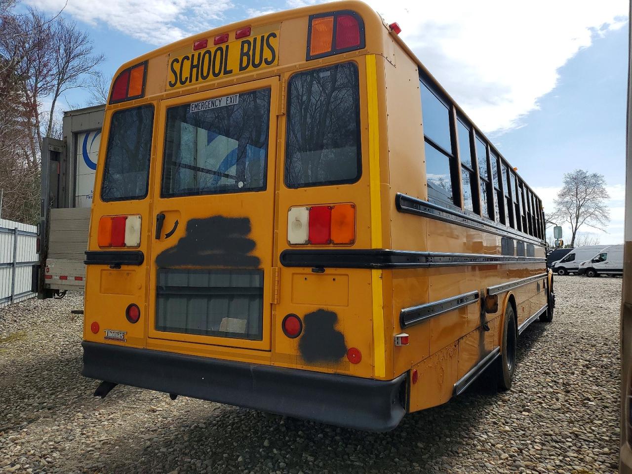2011 THOMAS SAF-T-LINER C2