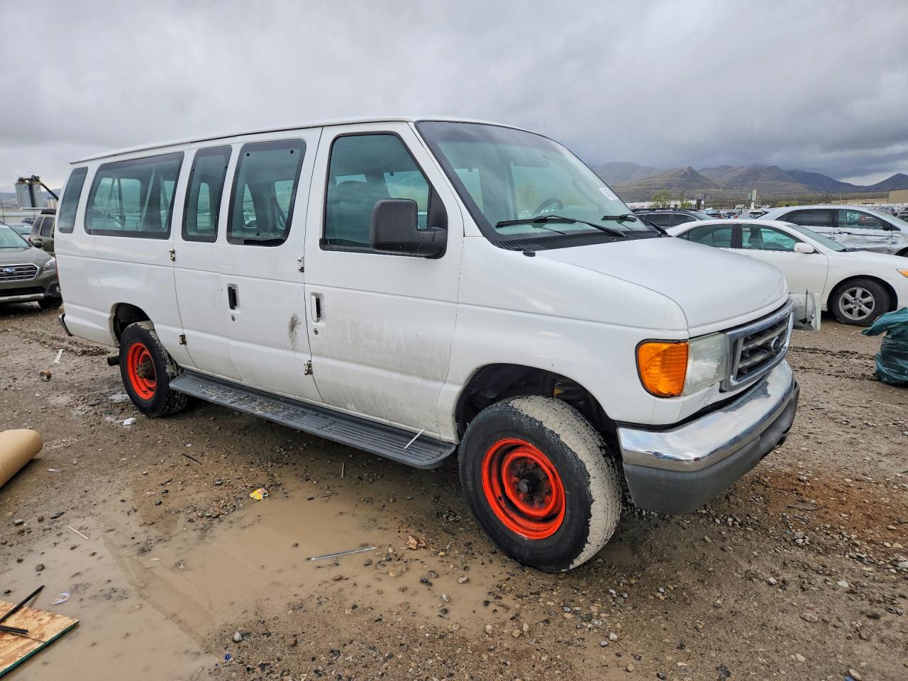 FORD ECONOLINE 2006 — 5