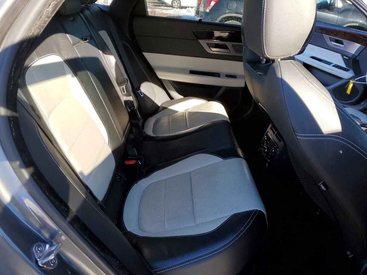 JAGUAR XF 2017 — 11