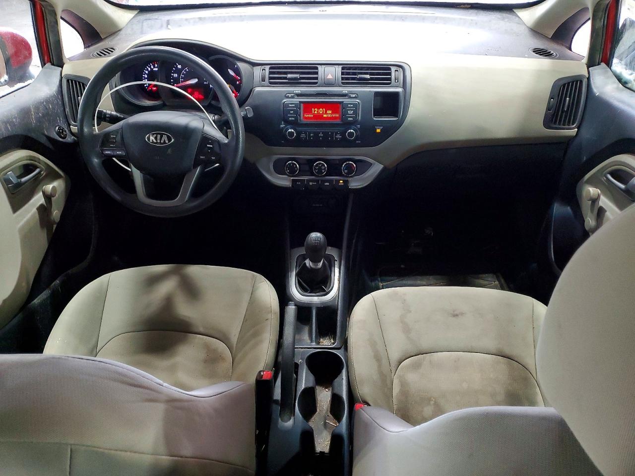 KIA RIO 2015 — 9