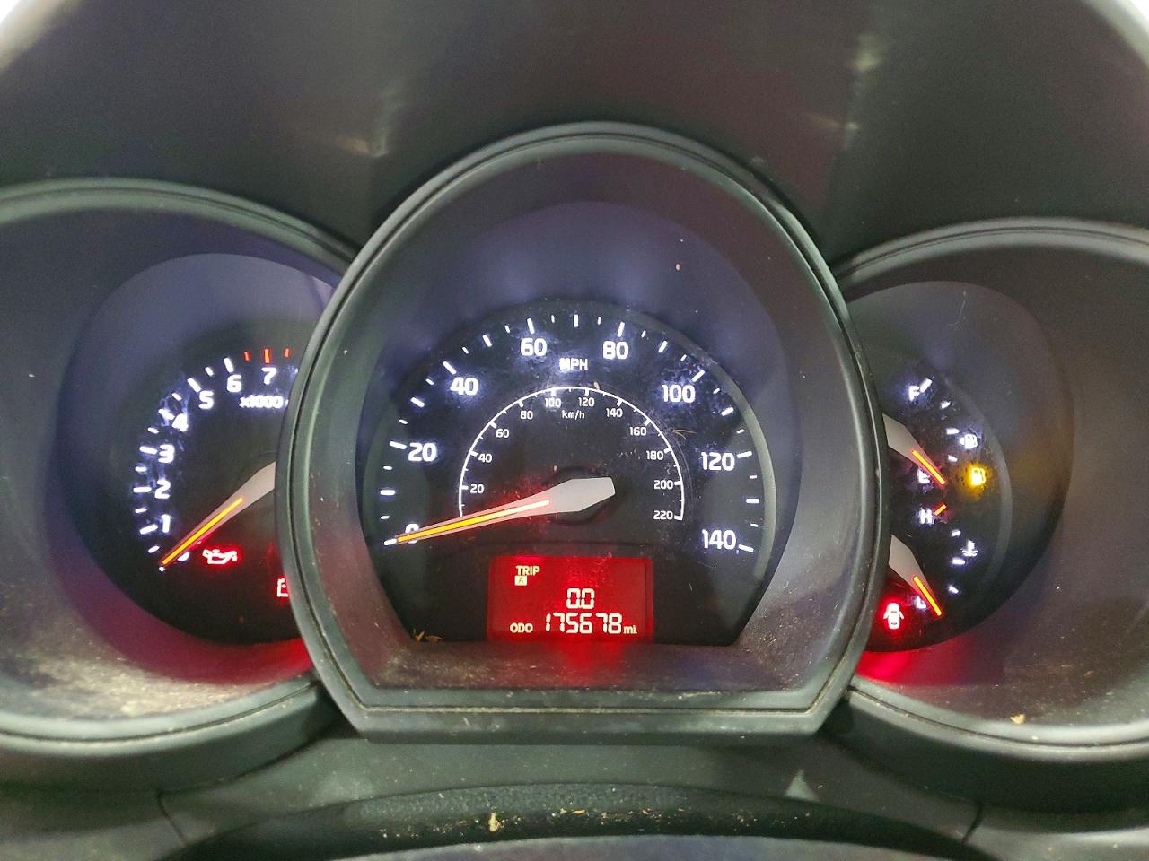 KIA RIO 2015 — 10