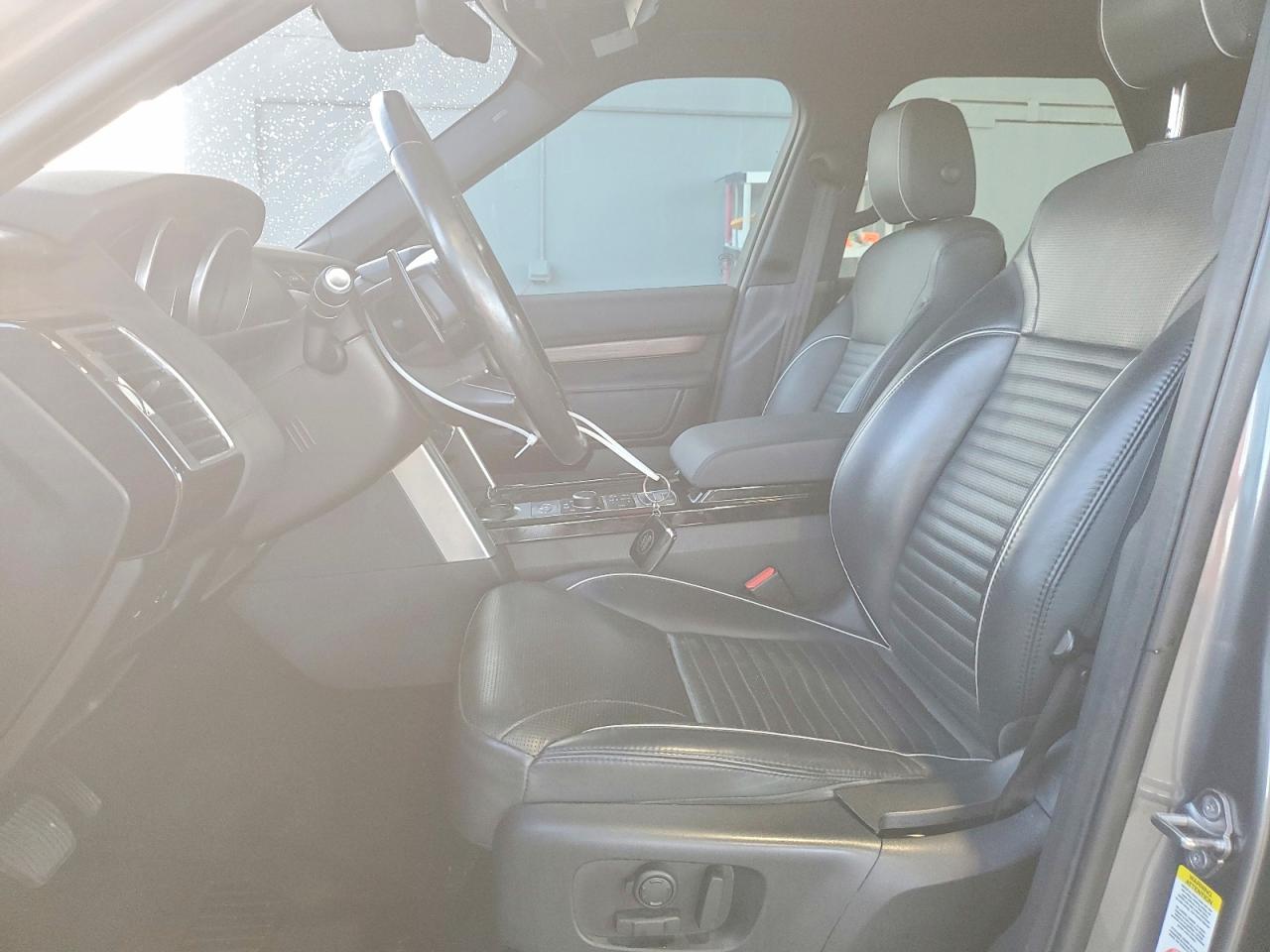 LAND ROVER DISCOVERY 2017 — 8