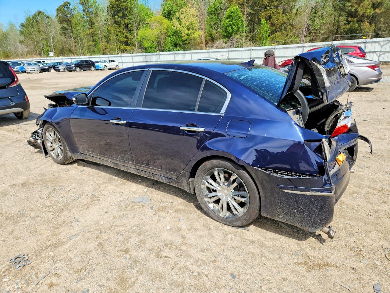 HYUNDAI GENESIS 2011 — 3