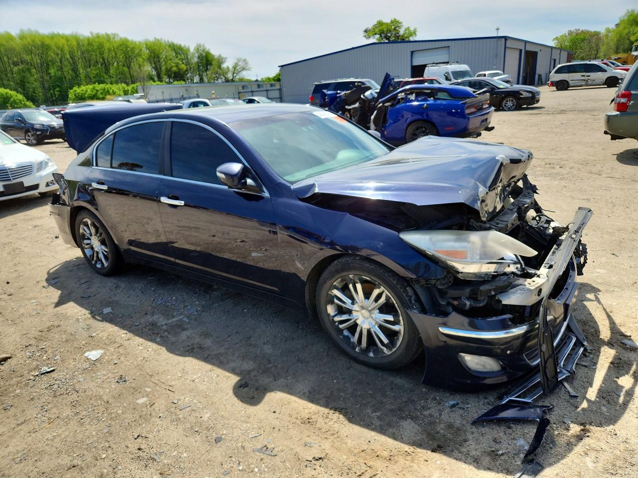 HYUNDAI GENESIS 2011 — 5