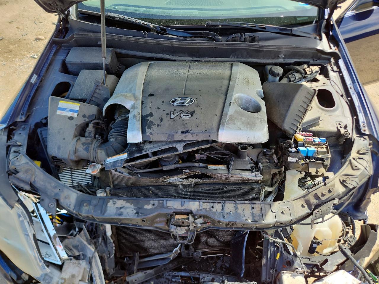 HYUNDAI GENESIS 2011 — 12