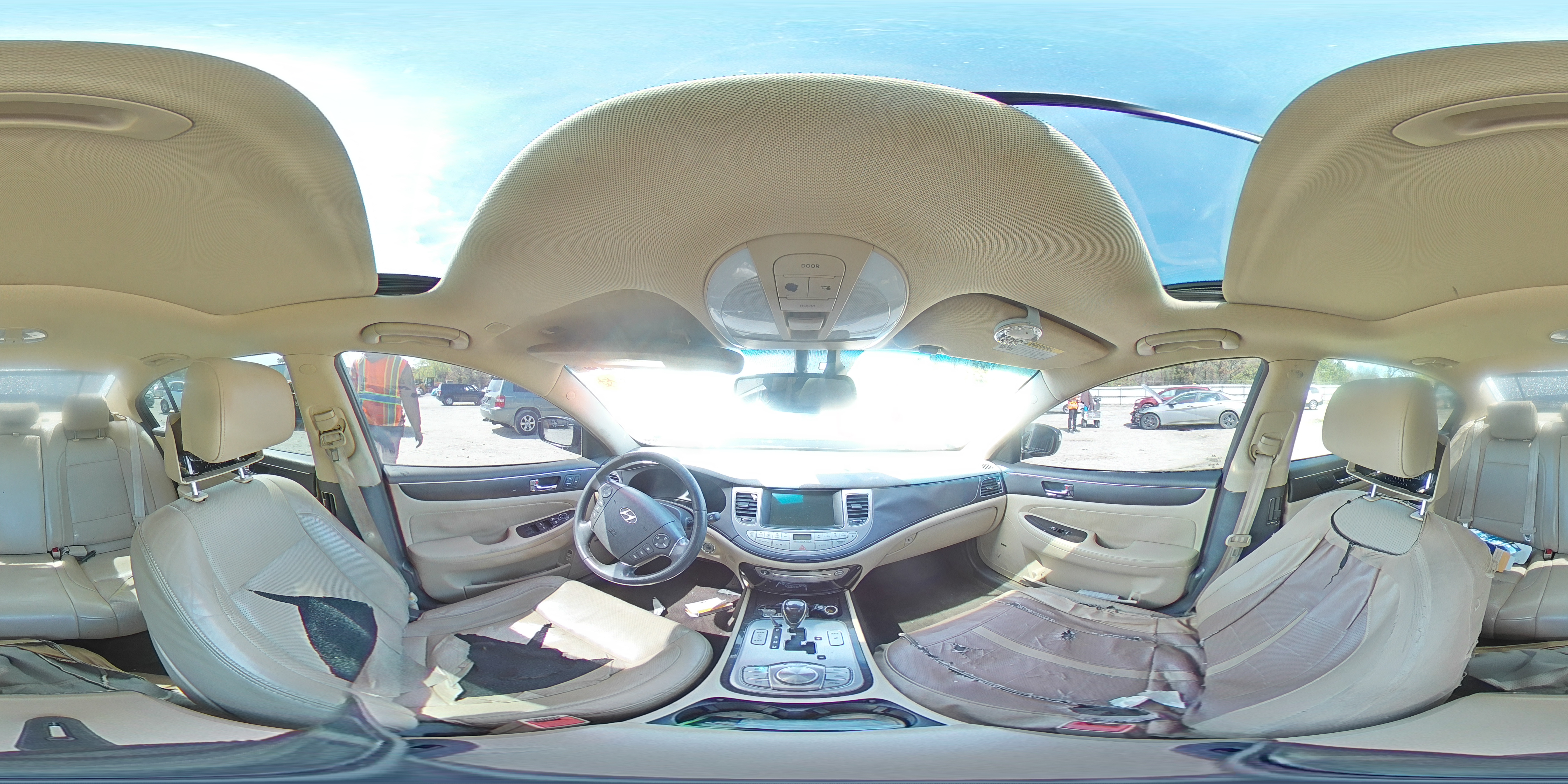 HYUNDAI GENESIS 2011 — 14