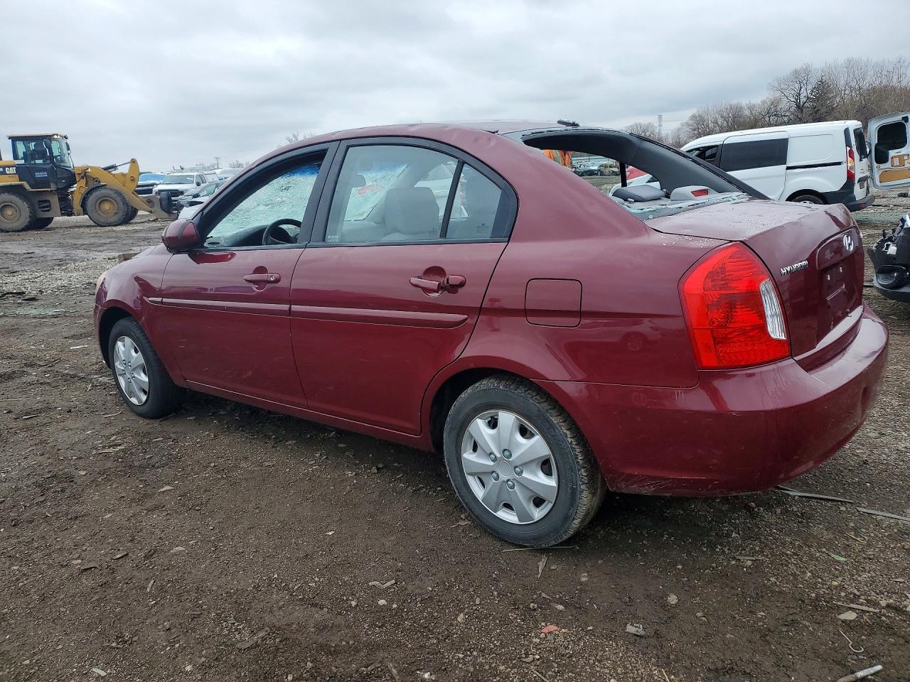 HYUNDAI ACCENT 2010 — 3