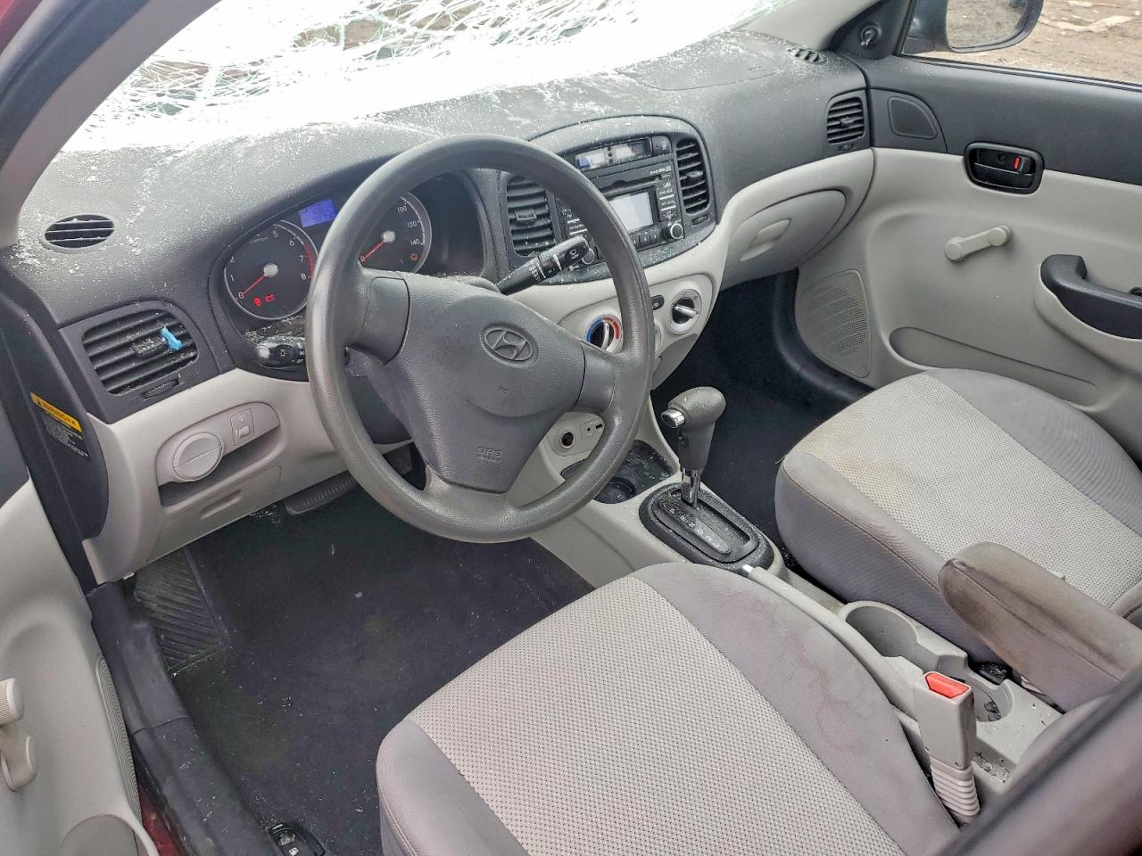 HYUNDAI ACCENT 2010 — 9