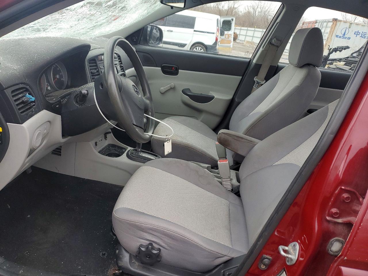 HYUNDAI ACCENT 2010 — 8