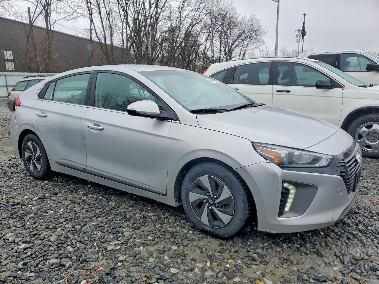 2017 HYUNDAI IONIQ HYBRID SEL