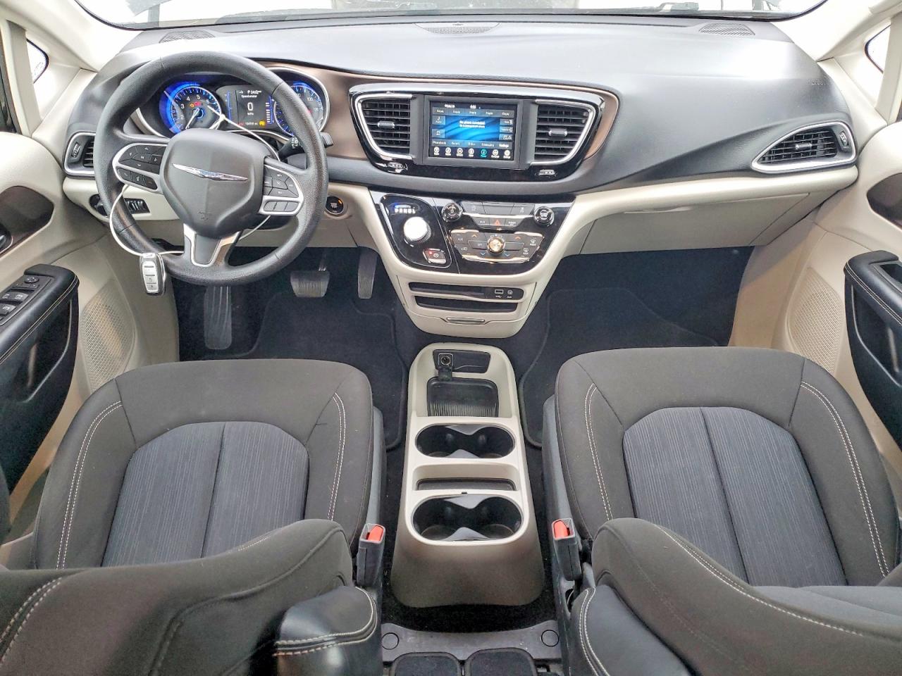 CHRYSLER VOYAGER 2020 — 9