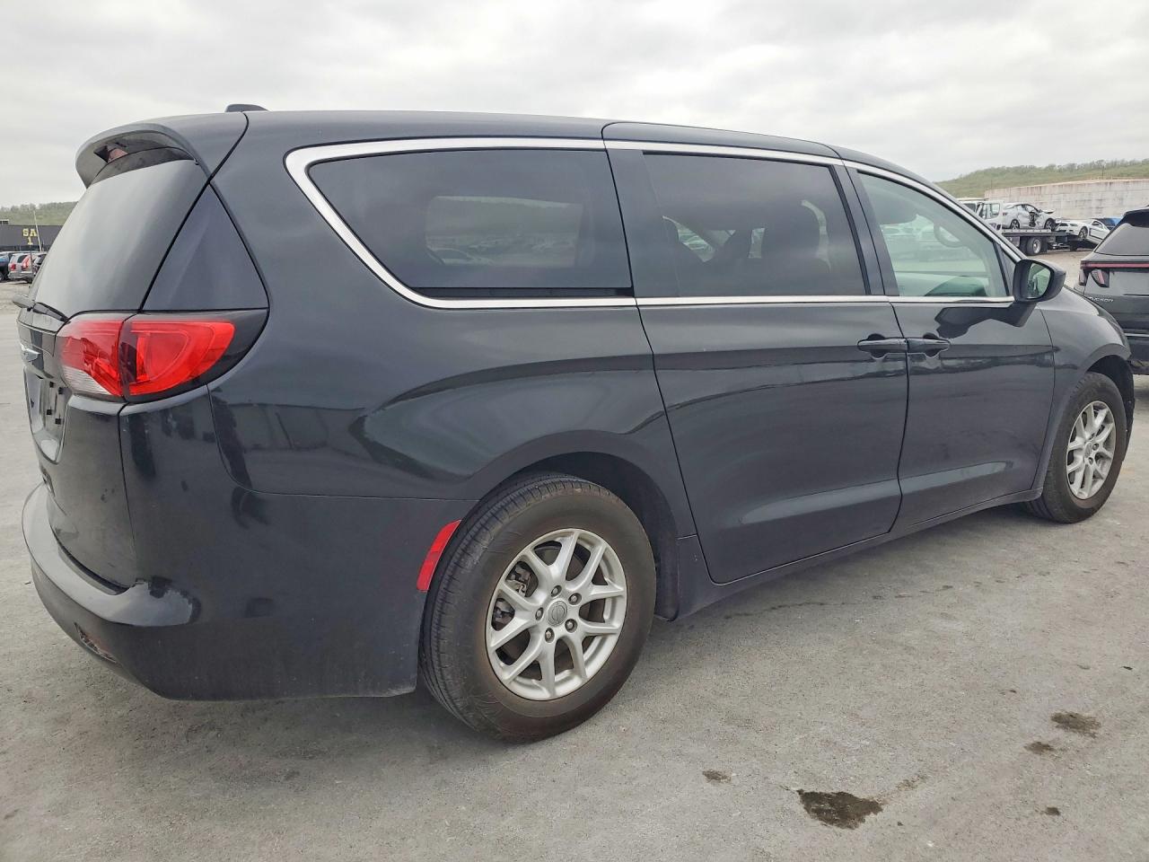 CHRYSLER VOYAGER 2020 — 4