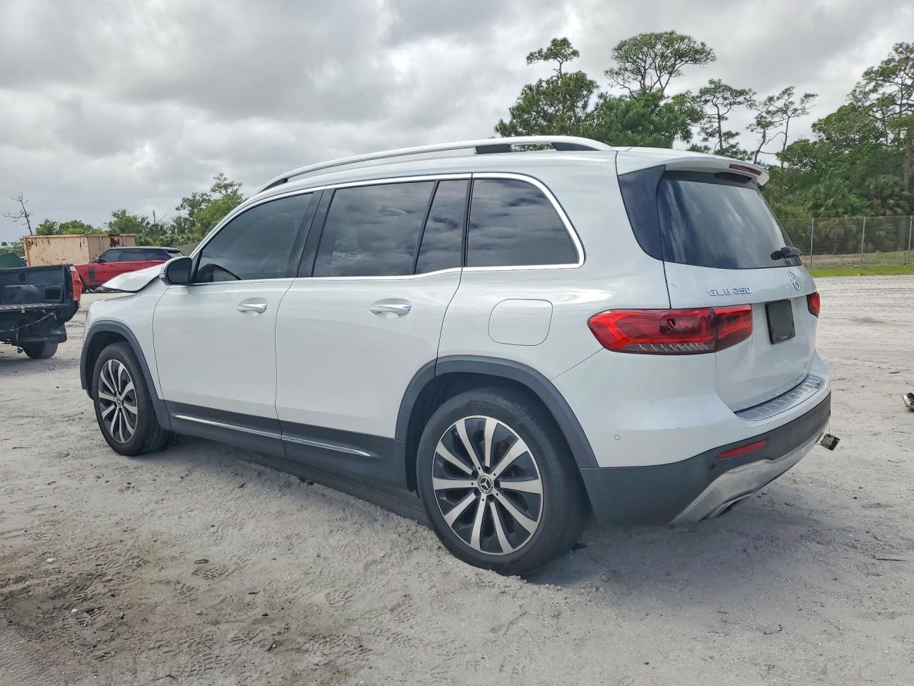 MERCEDES-BENZ GLB 2020 — 3
