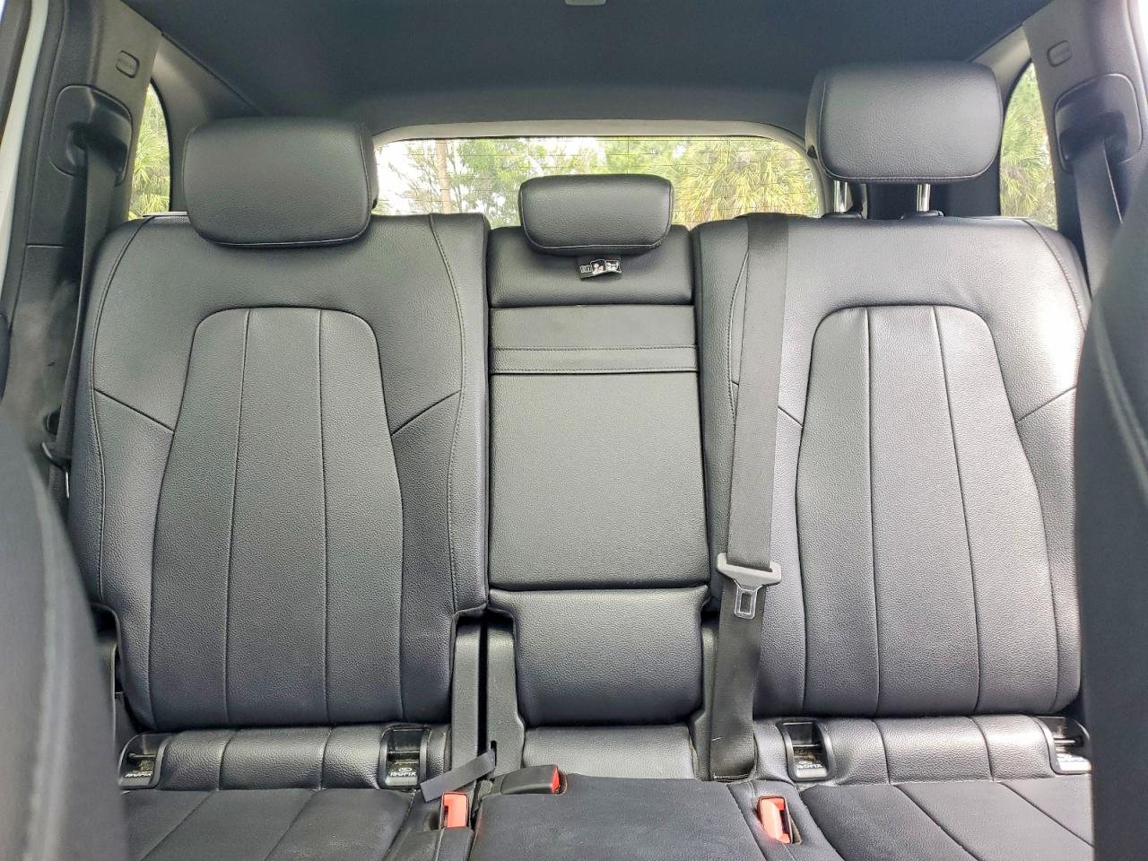 MERCEDES-BENZ GLB 2020 — 11