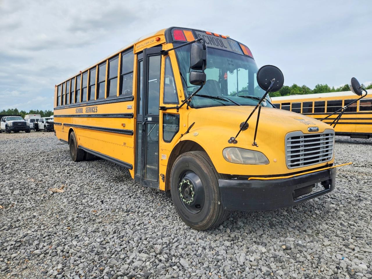 2011 THOMAS SAF-T-LINER C2