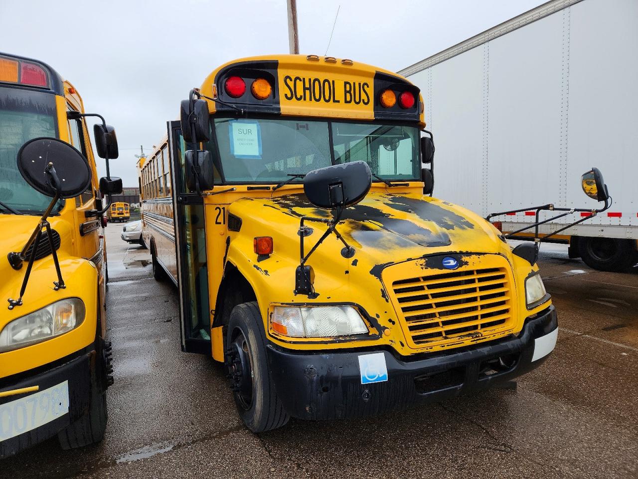 2013 BLUB SCHOOL BUS