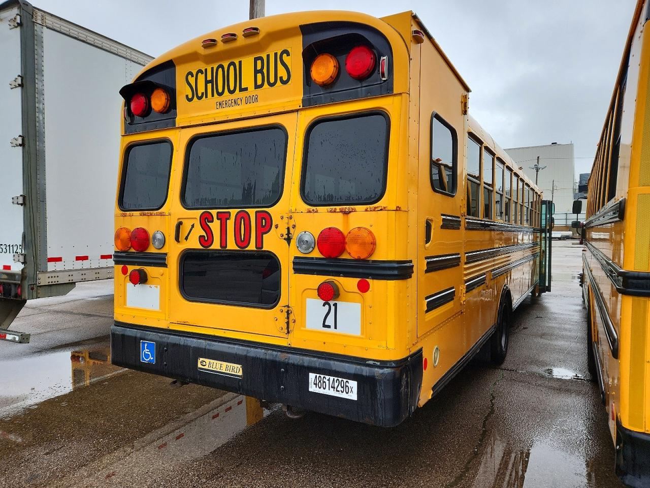 2013 BLUB SCHOOL BUS