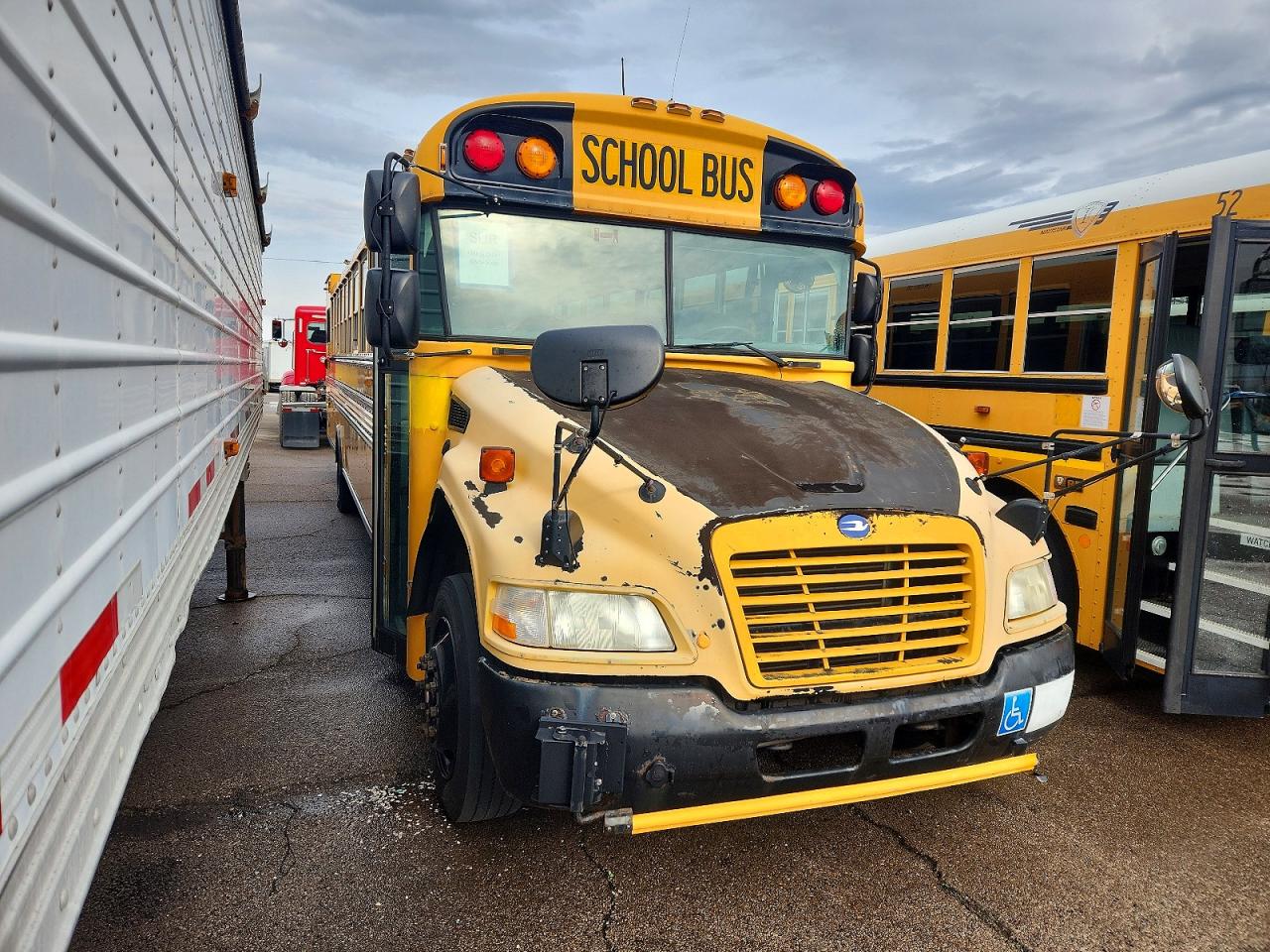 2013 BLUB SCHOOL BUS