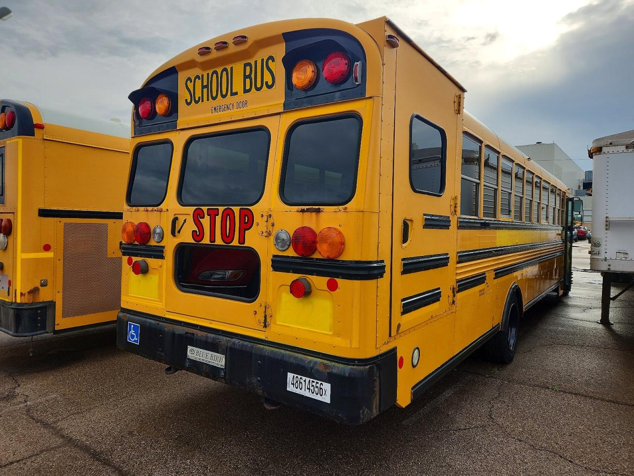 2013 BLUB SCHOOL BUS