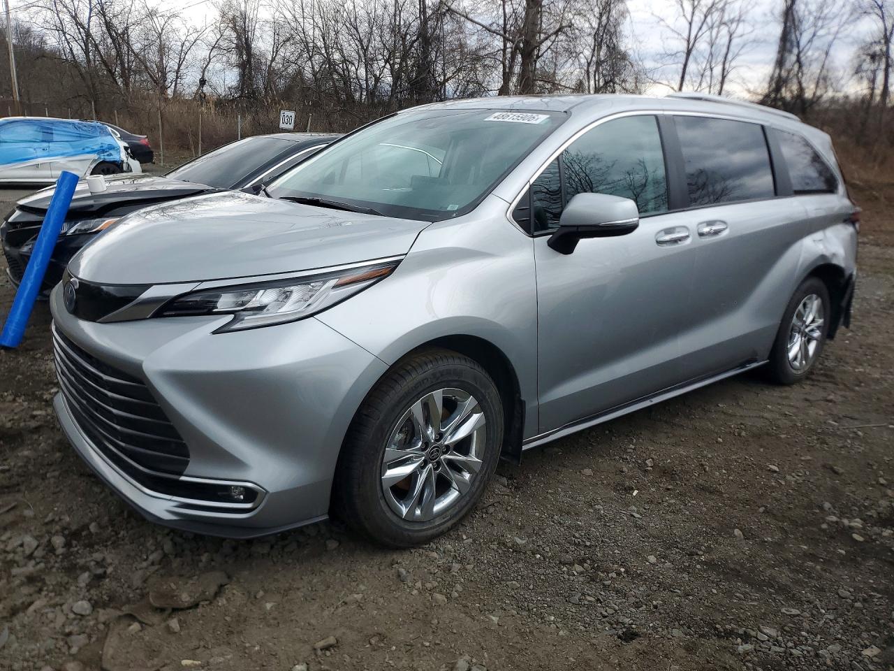 TOYOTA SIENNA 2024 — 2