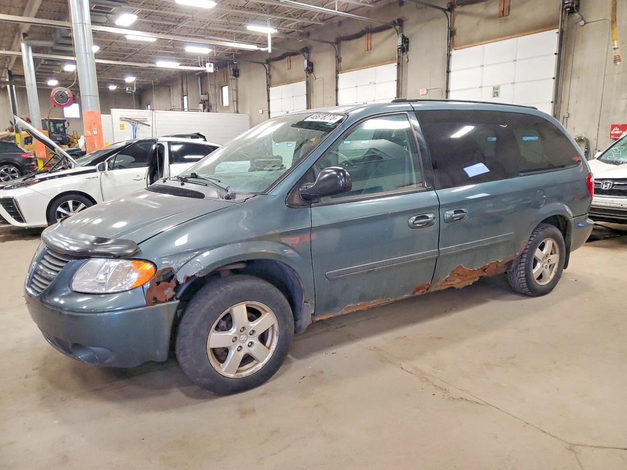 DODGE GRAND CARAVAN 2005 — 2