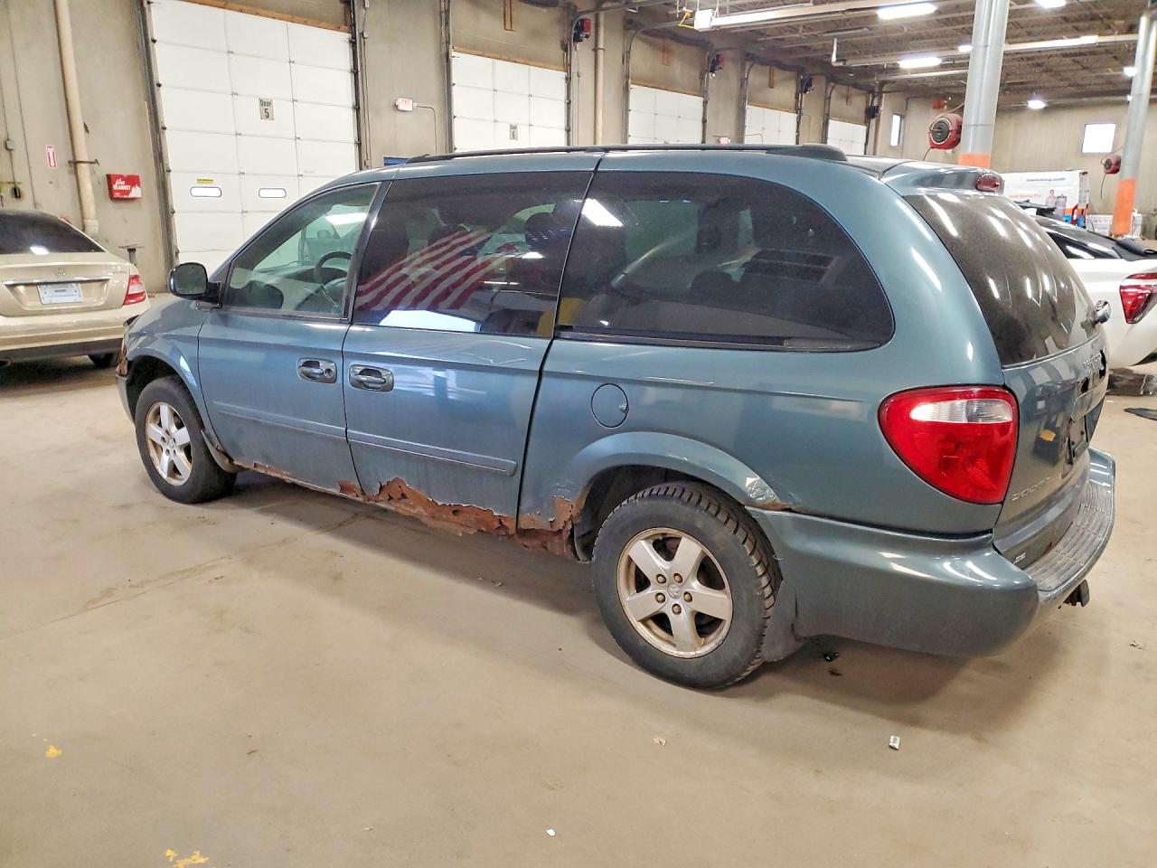 DODGE GRAND CARAVAN 2005 — 3