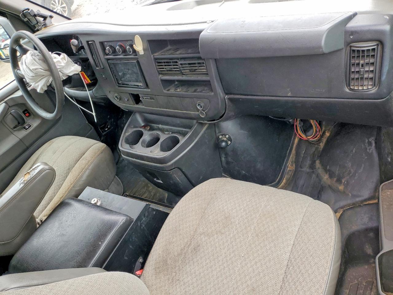 CHEVROLET EXPRESS G1500 2011 — 9