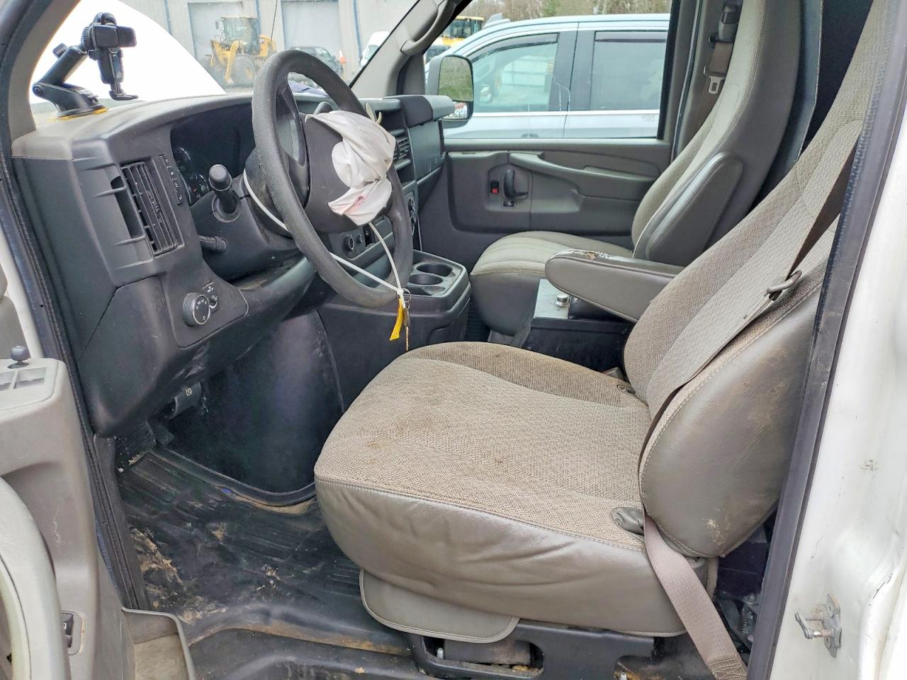 CHEVROLET EXPRESS G1500 2011 — 8