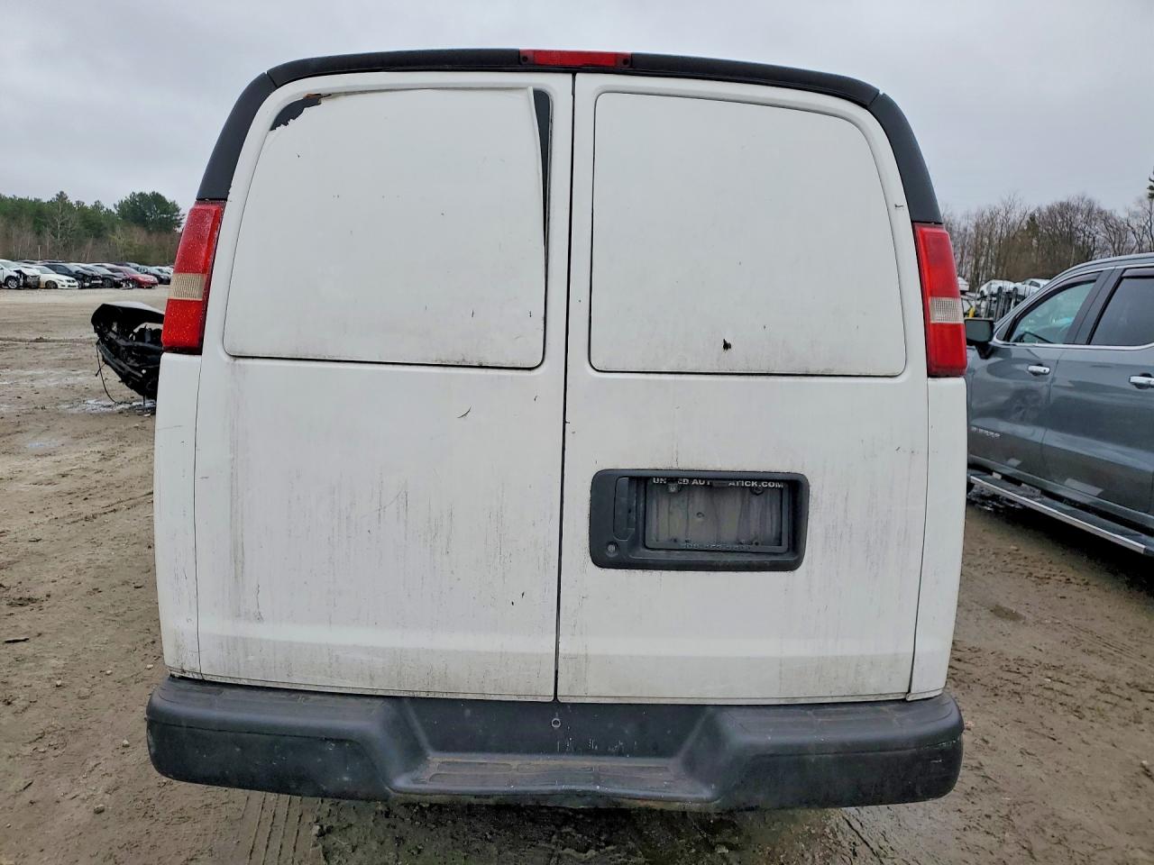 CHEVROLET EXPRESS G1500 2011 — 7