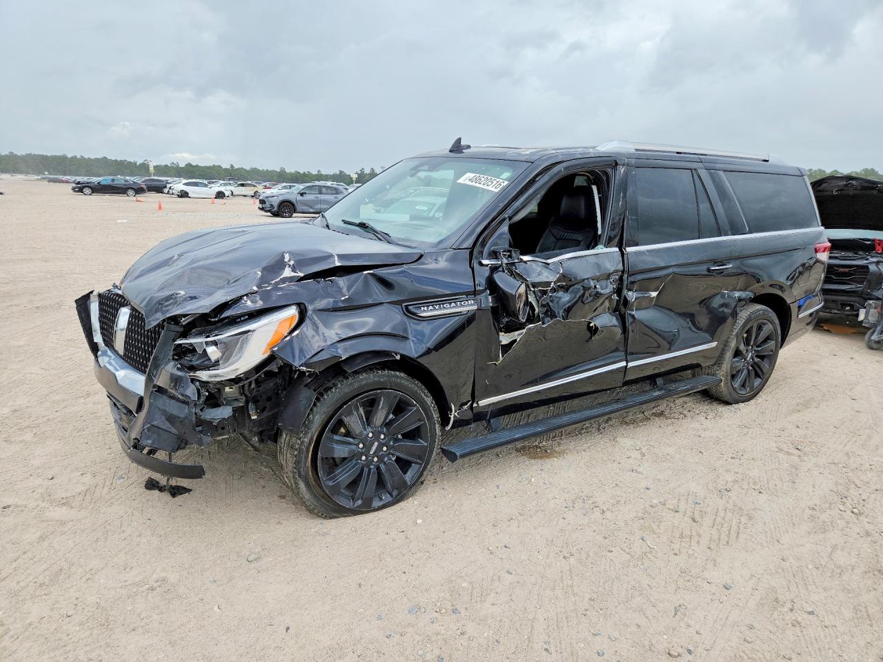 LINCOLN NAVIGATOR 2023 — 2