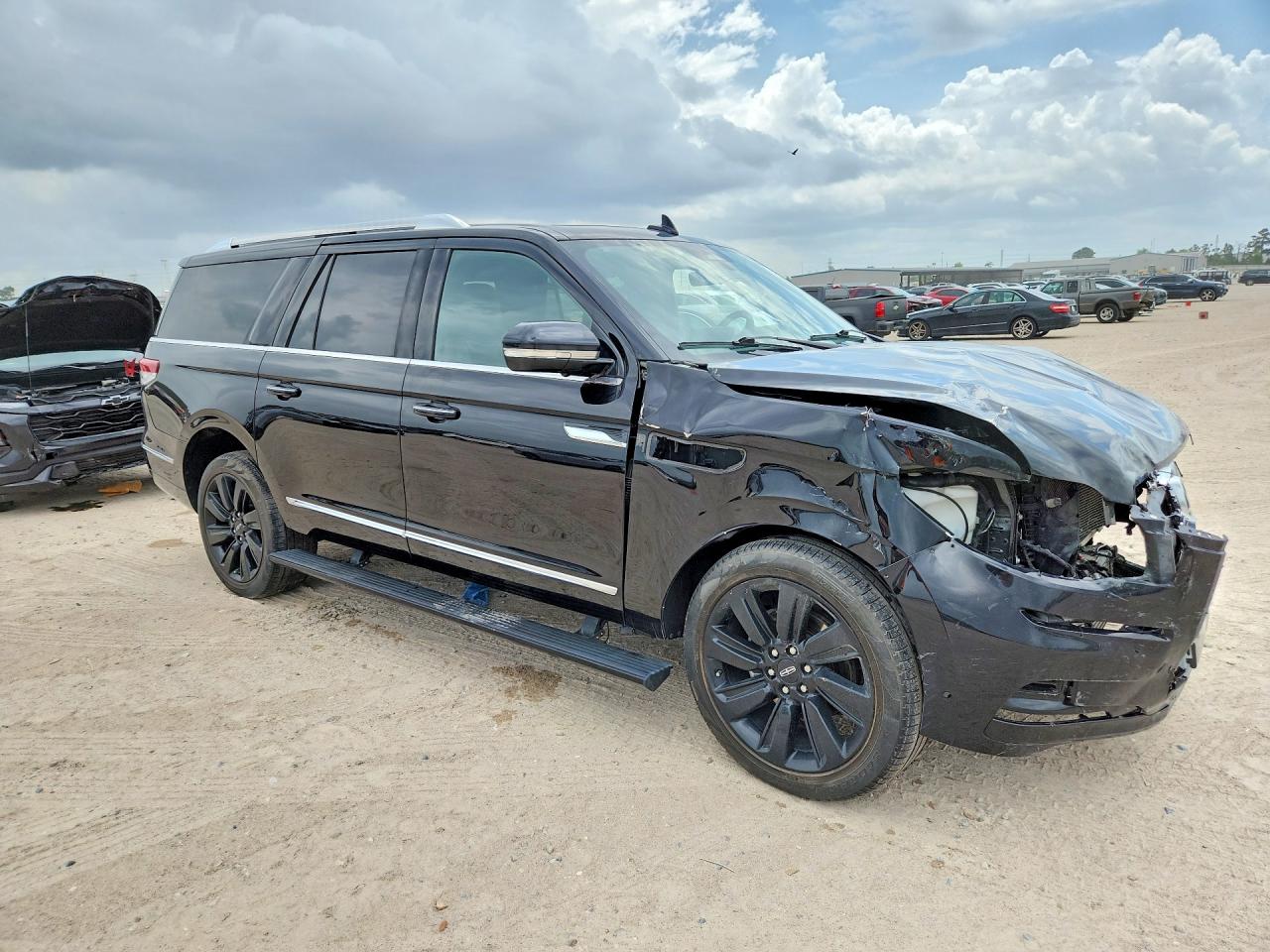 LINCOLN NAVIGATOR 2023 — 5