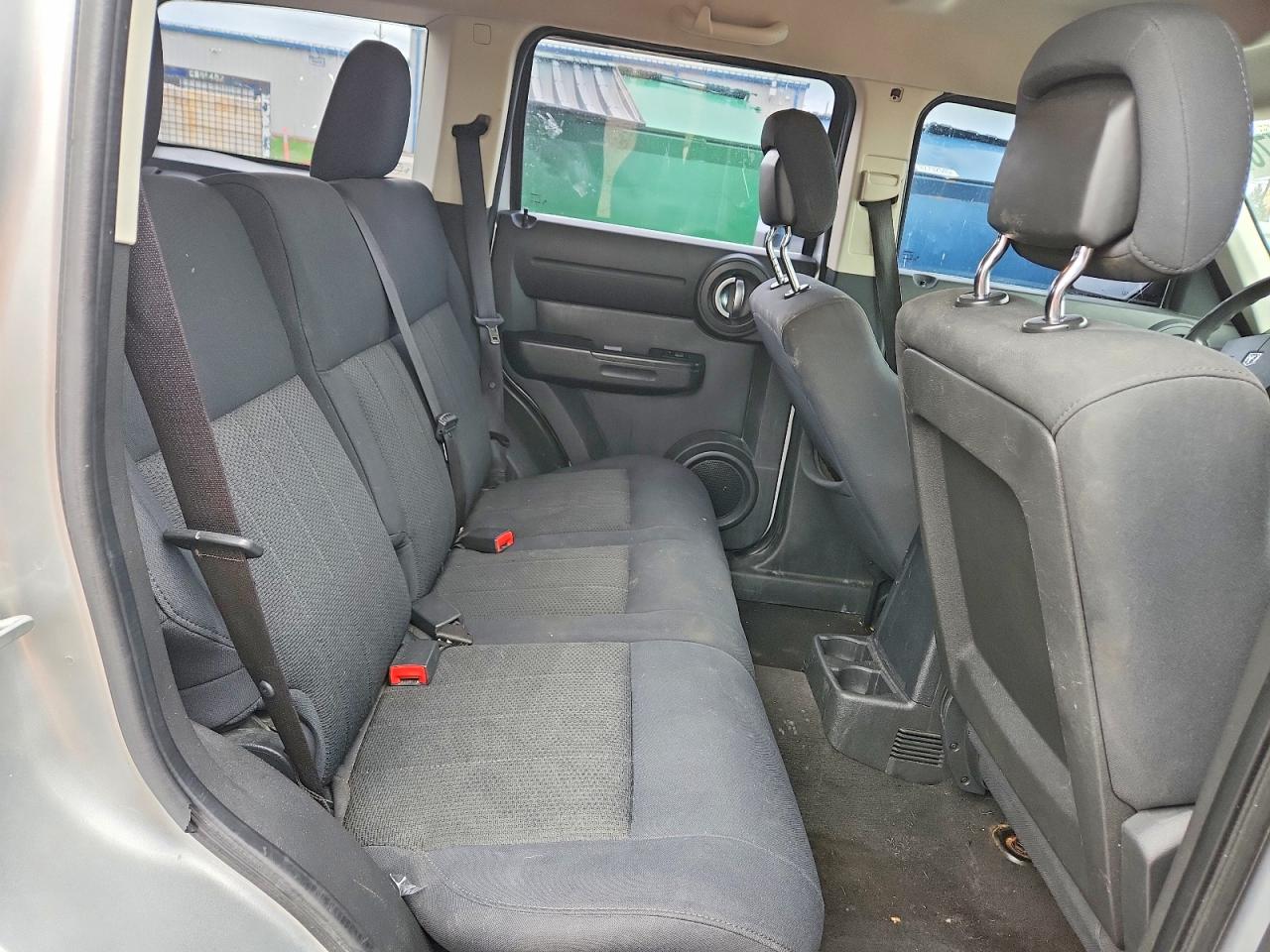 DODGE NITRO 2011 — 12
