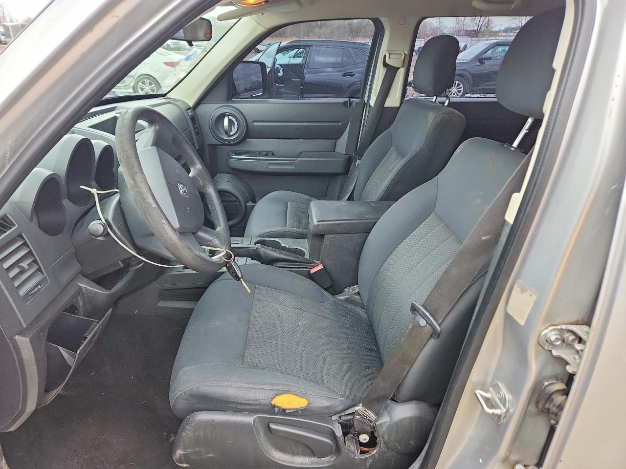 DODGE NITRO 2011 — 8