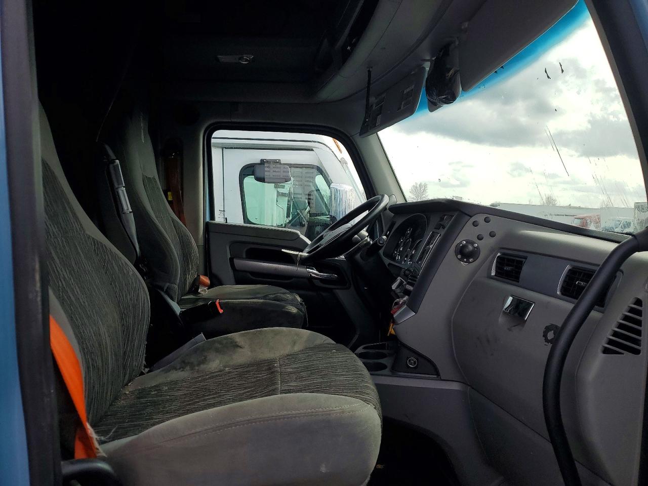 KENWORTH CONSTRUCTION 2020 — 6